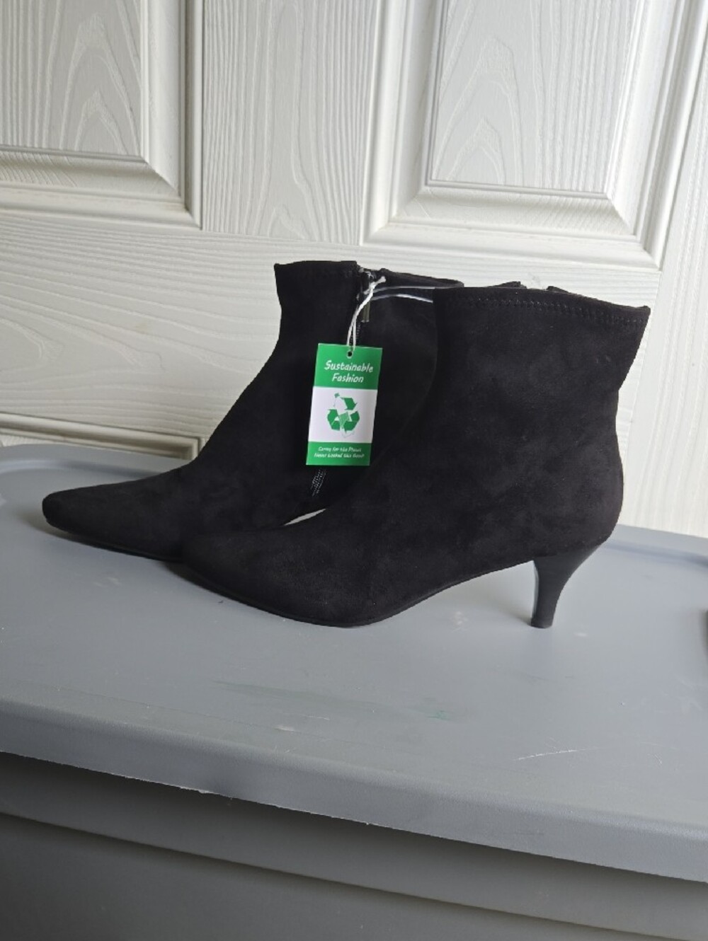 NWT Impo Neil Black Stretch Faux Suede Kitten Heel Ankle Booties - Size 8.5 M